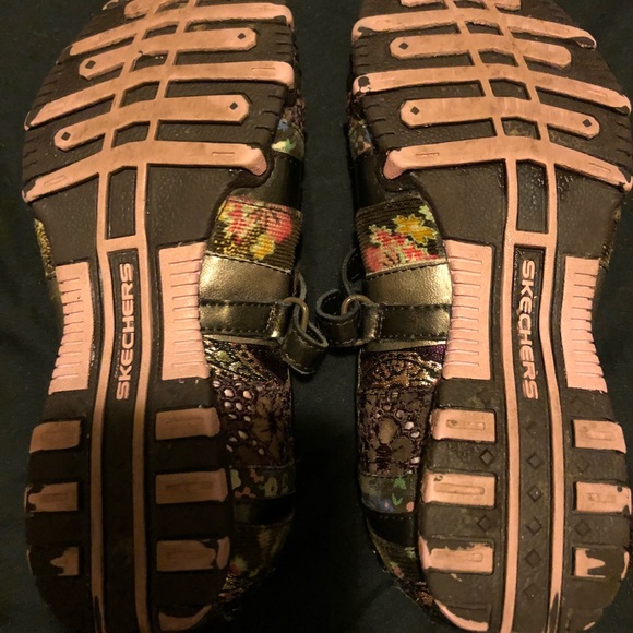 Girls Skechers - Picture 4 of 6